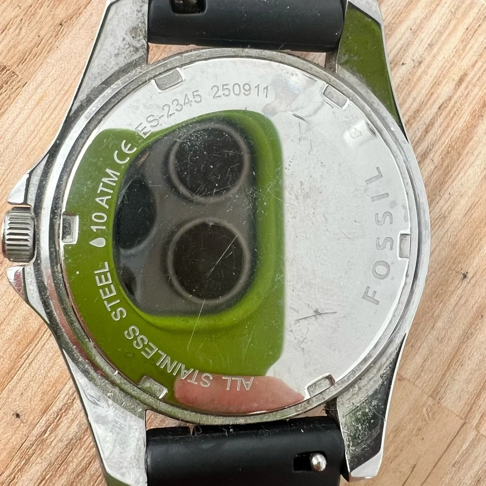 Fossil ladies black dial silver tone watch NEW BATTERY